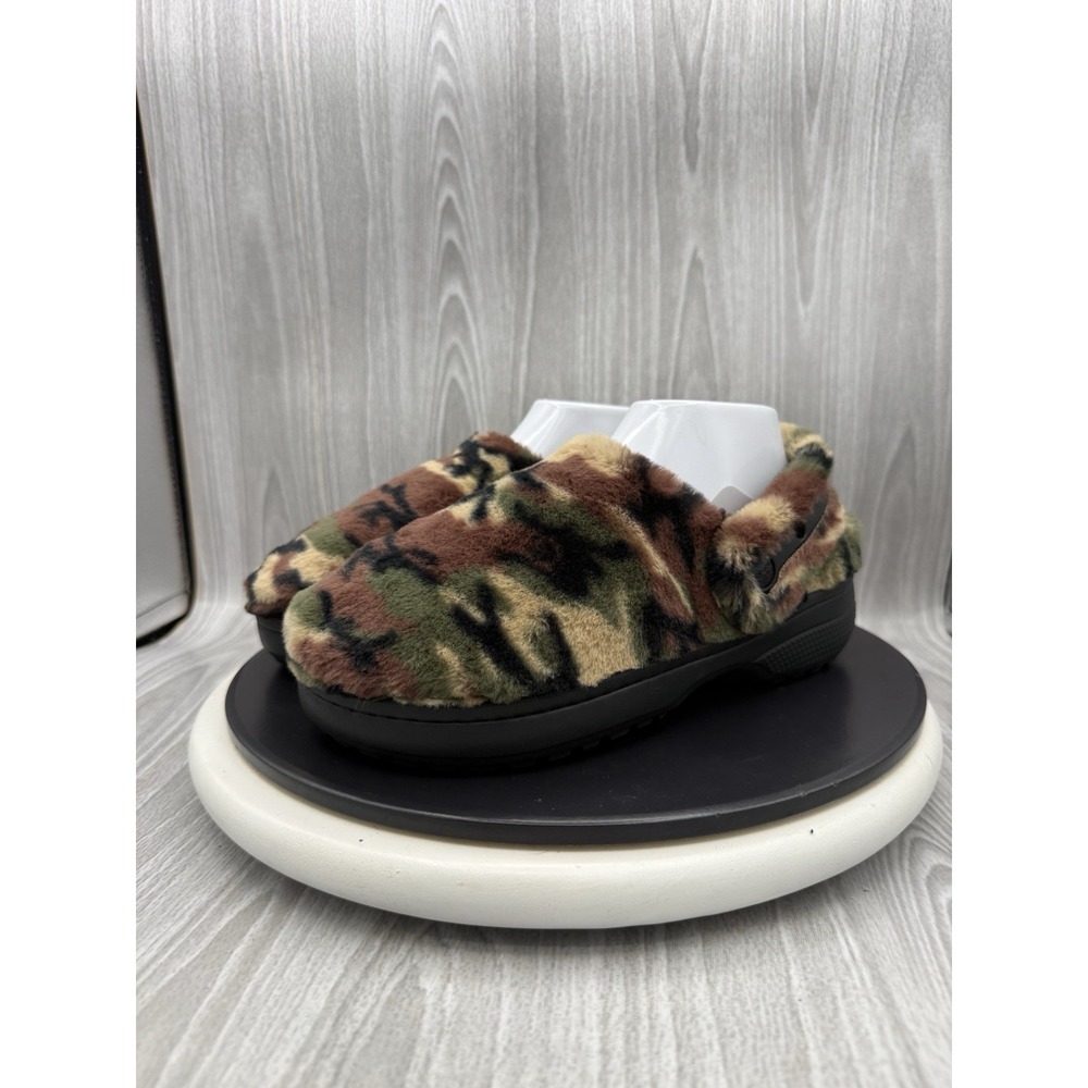 Crocs Classic Unforgettable Womens Size 8 Army Green Camo Fur Lined Clogs Shoes